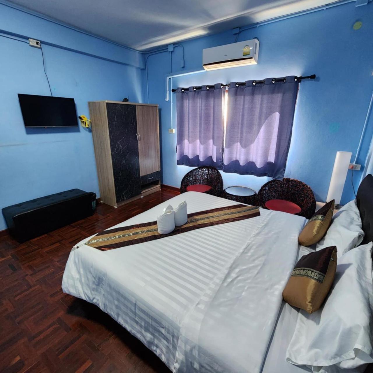 Chiangmai First House & Tour * Chiang Mai