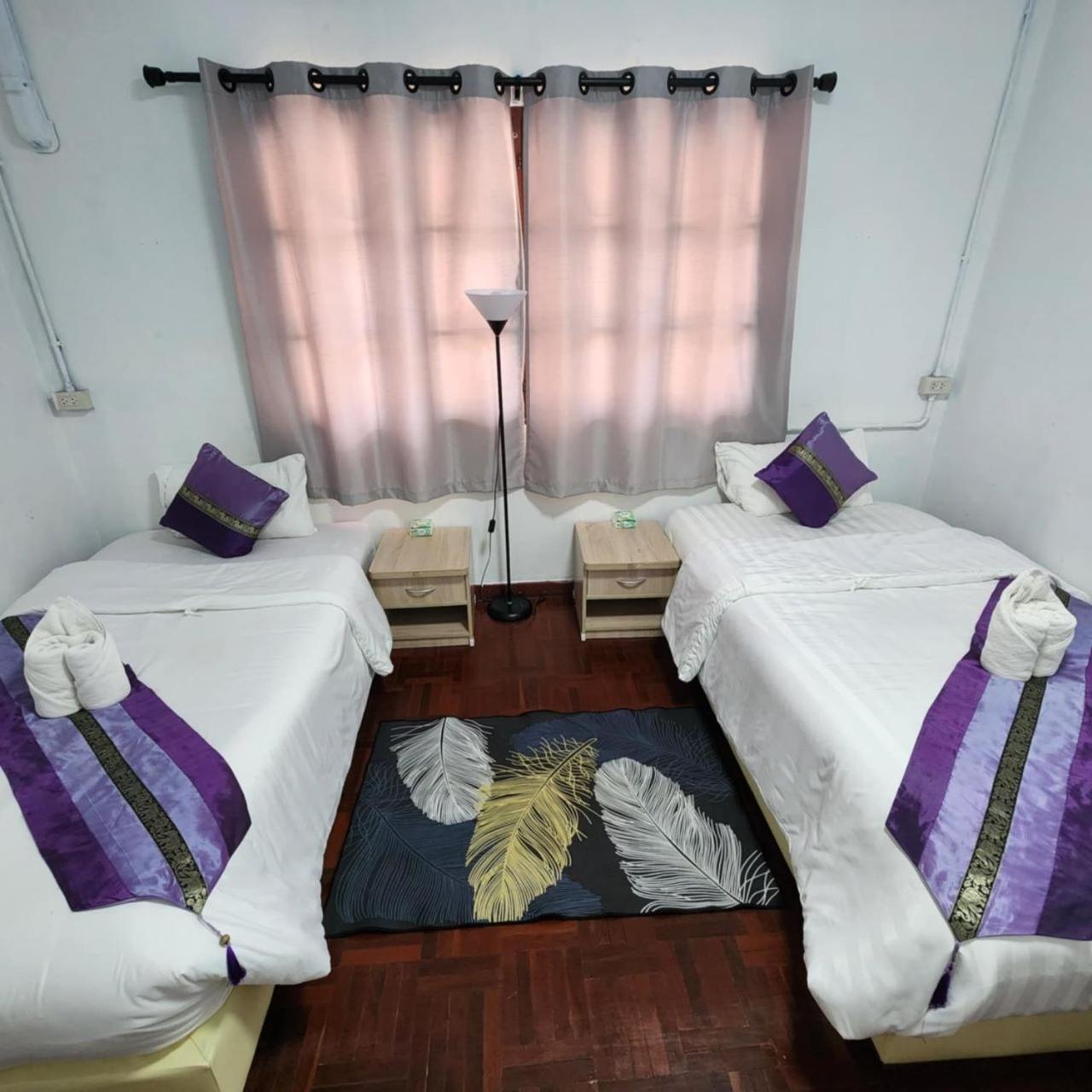 Hostel Chiangmai First House & Tour Chiang Mai
