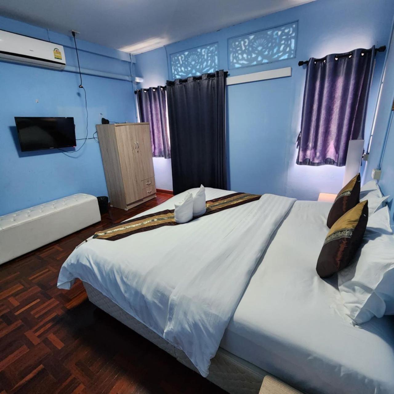 Chiangmai First House & Tour Chiang Mai